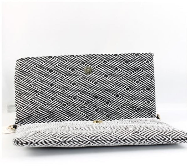 Ellis Clutch in Black